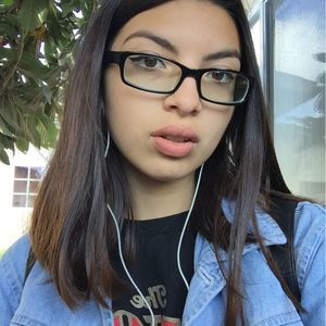 Meet your Posher, Adriana